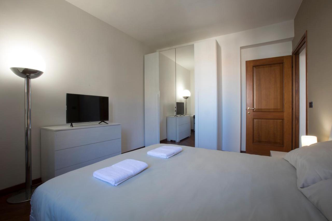 Appartamento Moderno Metro B San Paolo Рим Екстериор снимка