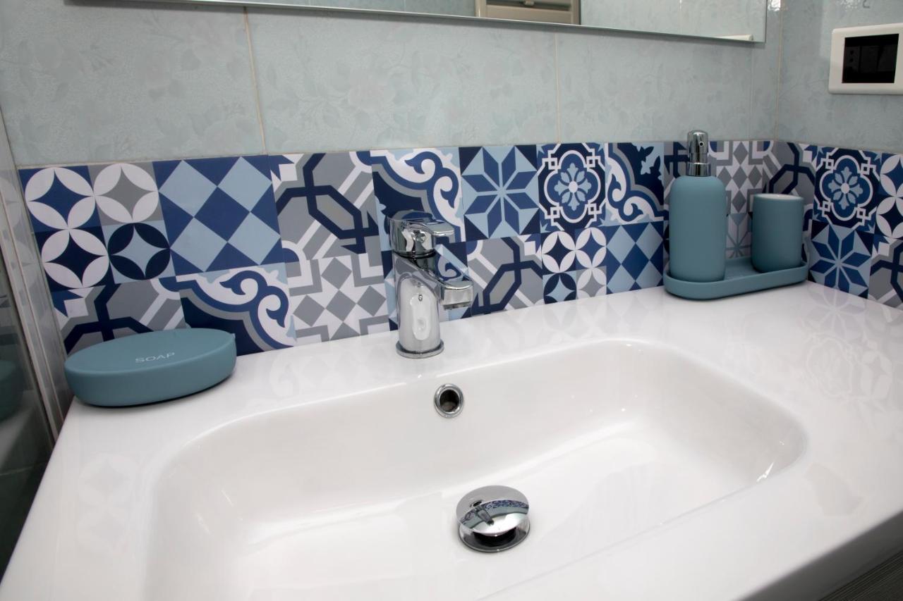 Appartamento Moderno Metro B San Paolo Рим Екстериор снимка